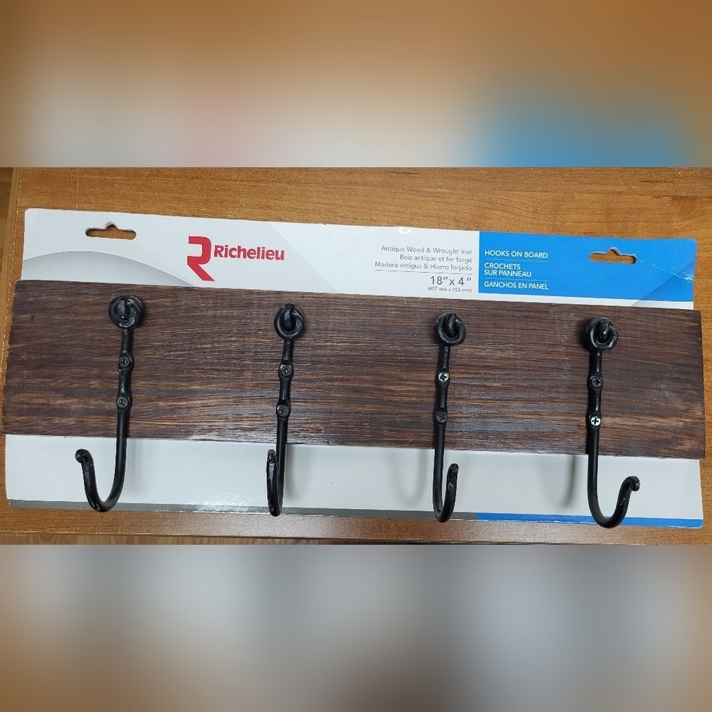 Richelieu Rustic 4 Hook Wall Mounted Hanger System